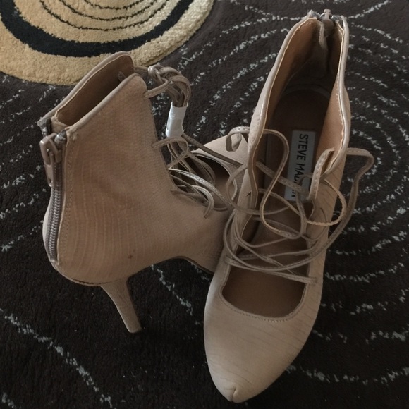 Steve Madden Laced Up Platform Heel Boots - Picture 3 of 8